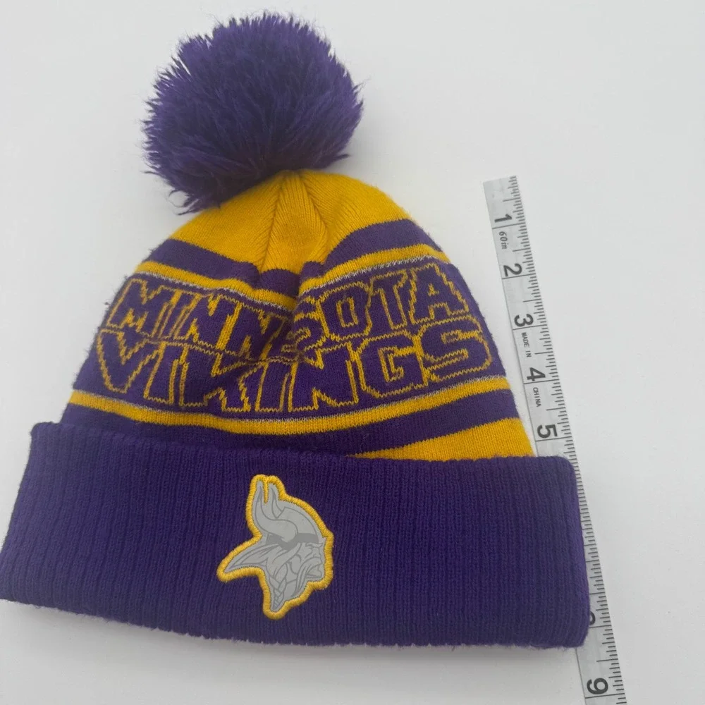 NFL Team Apparel Minnesota Vikings Youth Beanie Purple Knit Hat Kids Boys Girls